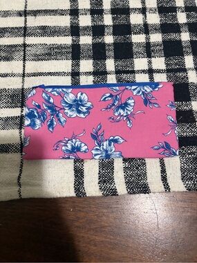Pink Floral Zip Pouch Women's Accessory